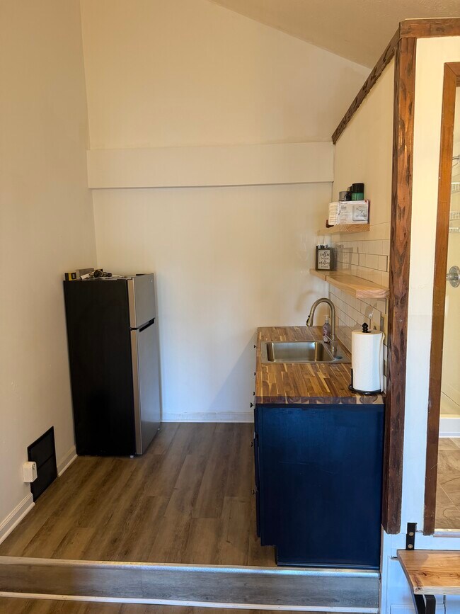 Foto del edificio - 625 Shelford Rd