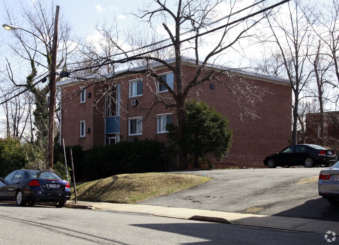 Foto principal - 2132 19th St N