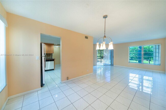 Building Photo - 3100 Riverside Dr
