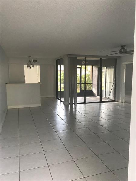 Foto del edificio - 9576 SW 1st Ct