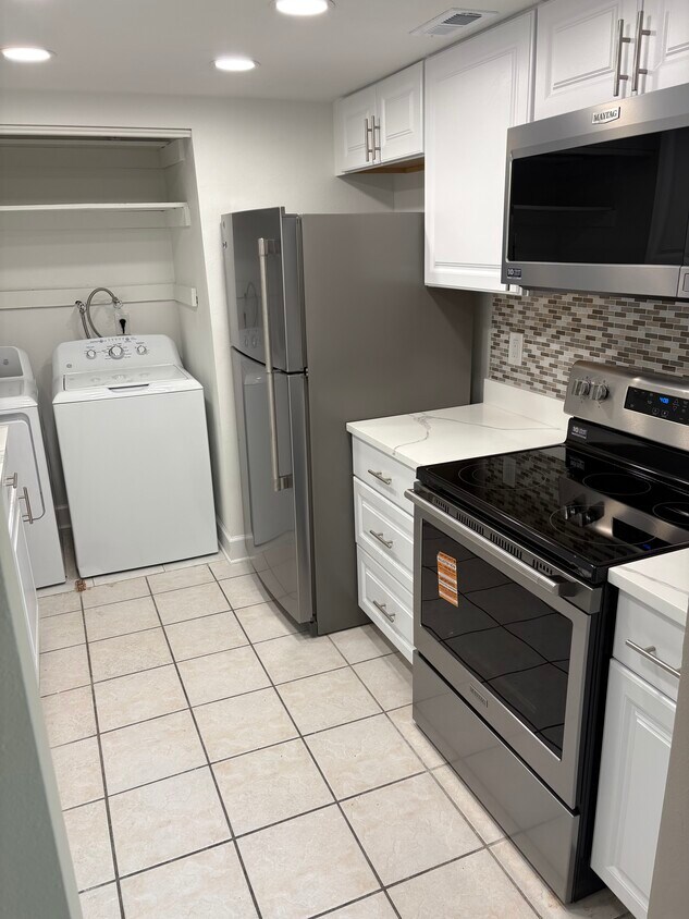 Foto principal - 706 115th Ave N
