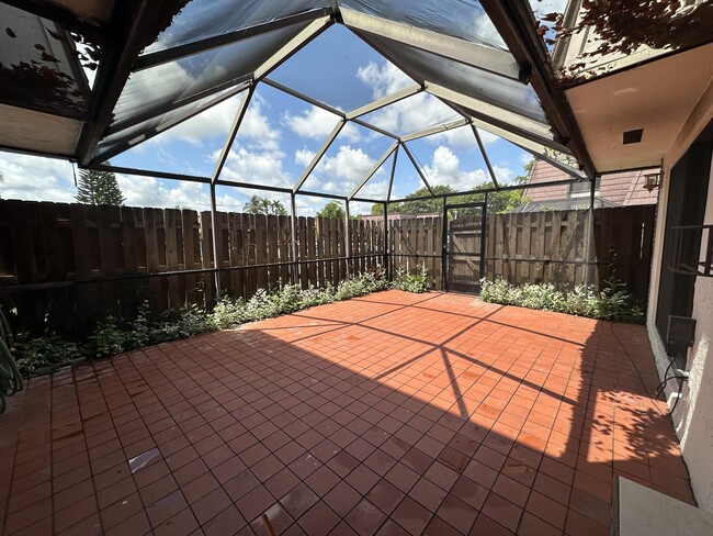 Building Photo - 7754 Courtyard Run W
