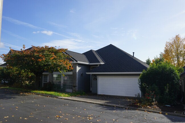 Building Photo - Gorgeous Remodeled Home for Lease in Steam...