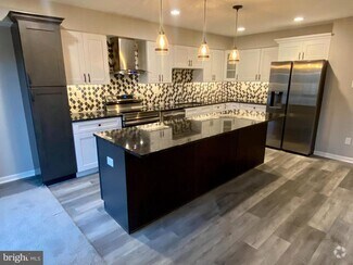 Building Photo - 2402 Winterbridge Ln