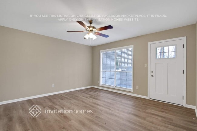 Building Photo - 5801 Oakleaf Dr