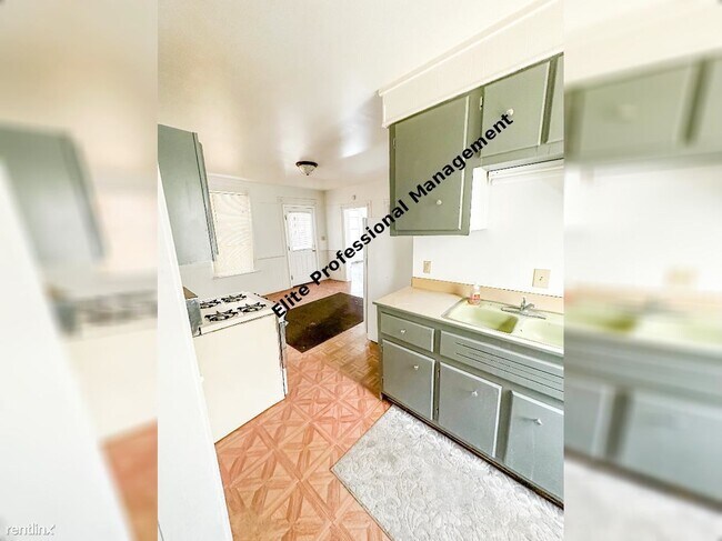 Foto del edificio - 2 br, 1 bath Triplex - 821 N Bond St Unit 2