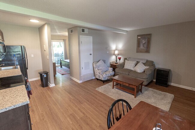 Foto del edificio - 105 N Garth Ave