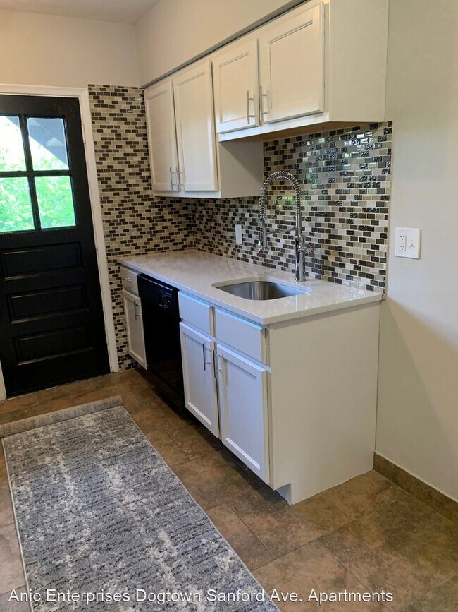 Building Photo - 1 br, 1 bath Apartment - 1020 Sanford Ave