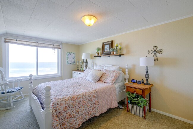 Foto del edificio - 7025 NW Logan Rd