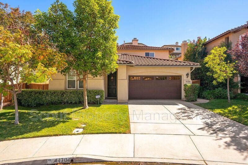 Primary Photo - 44704 Mumm St
