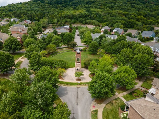 Foto del edificio - **LUXURIOUS GATED COMMUNITY IN FRANKLIN ZO...