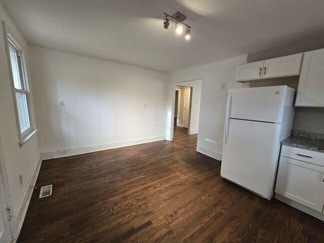 Foto del edificio - NEW LISTING!!!!!