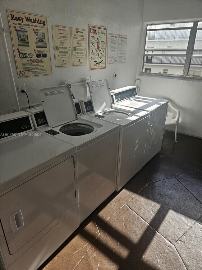 Foto del edificio - 201 178th Dr