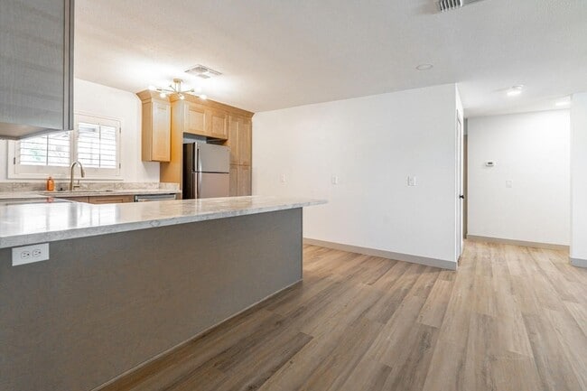 Foto del edificio - 5739 W Monte Vista Rd