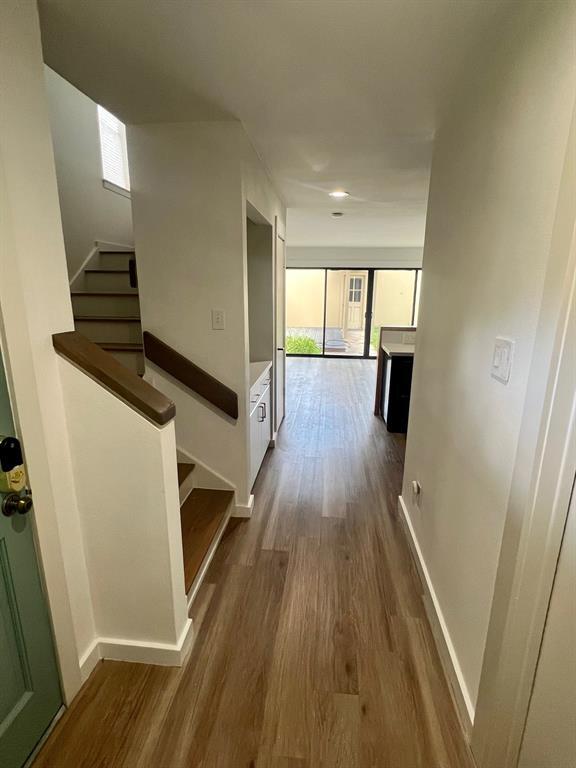 Foto del edificio - 5201 Woodlawn Pl