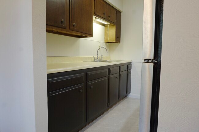Building Photo - Vine Street Apartments
