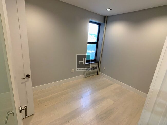 Building Photo - NO FEE Four Bed on Lower East Side! Won't ...