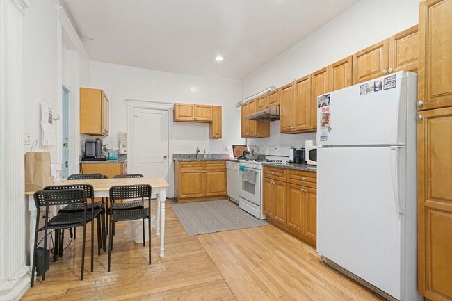 Photo - 1258 Commonwealth Ave Townhome