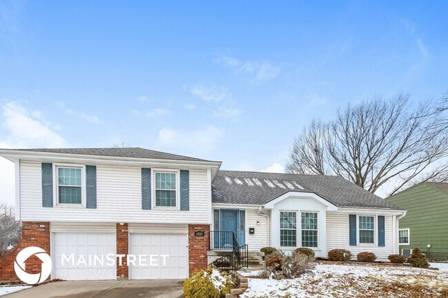 Building Photo - 6828 N Overland Dr