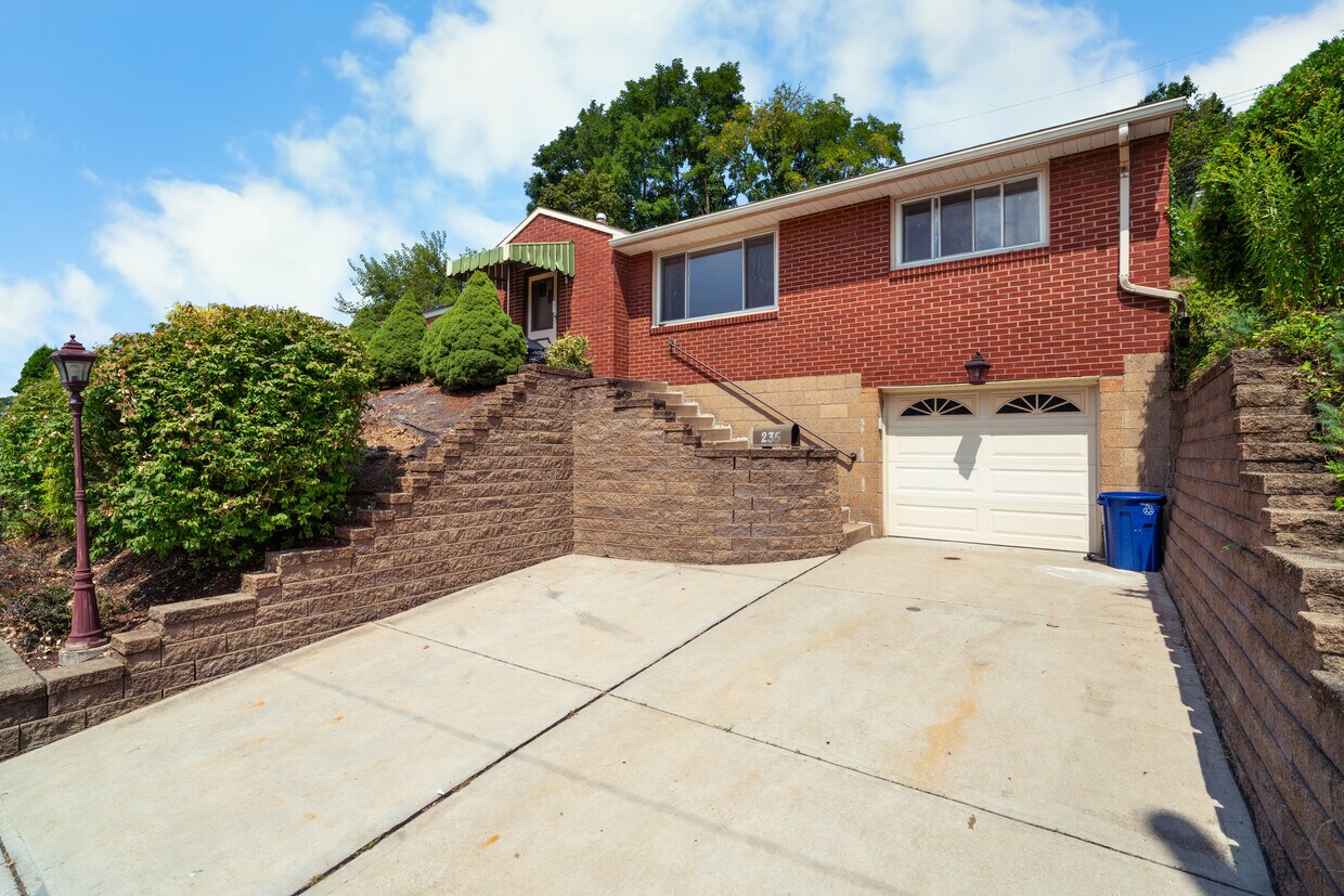 Foto principal - 235 McKinley St