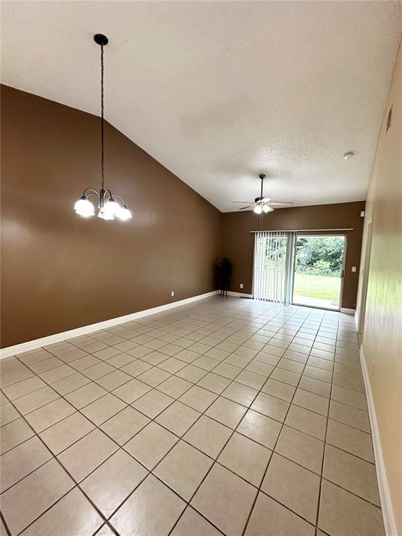 Foto del edificio - 14816 Laguna Beach Cir