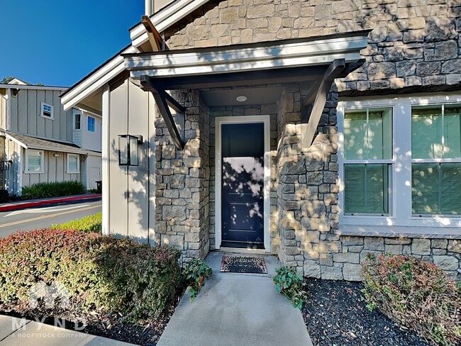Building Photo - 180 Westborough Ln