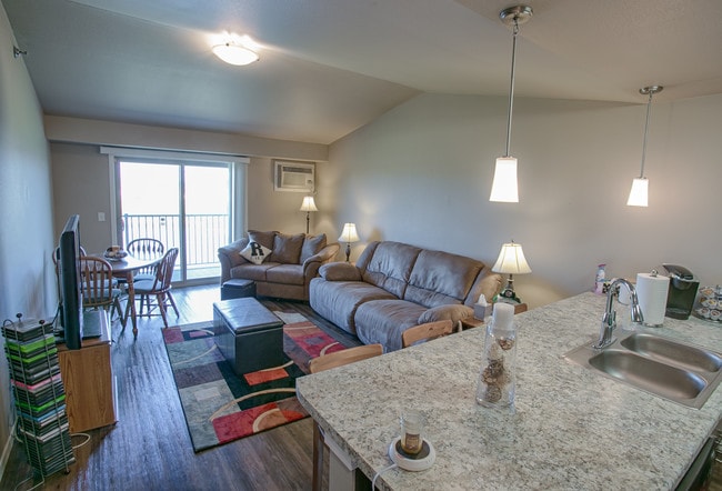Cottage Grove Apartments Rentals Grand Forks Nd Building Photo Cottage Grove Apartments