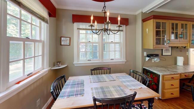 Building Photo - 45 Common St