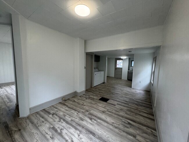 Kitchen/Dining Room View 5 - 218 Pleasant St