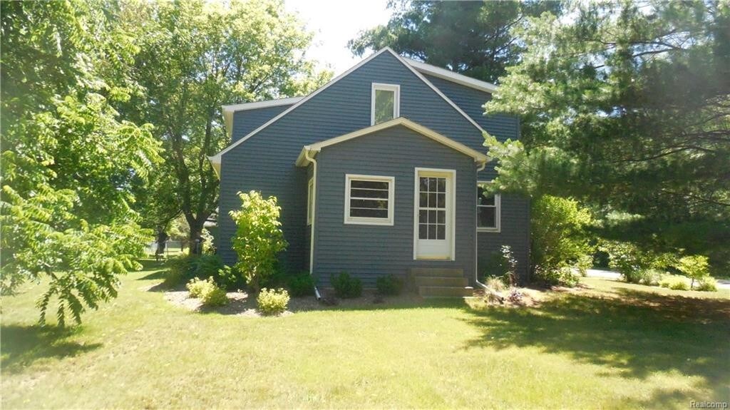 Primary Photo - 3257 St Clair Dr