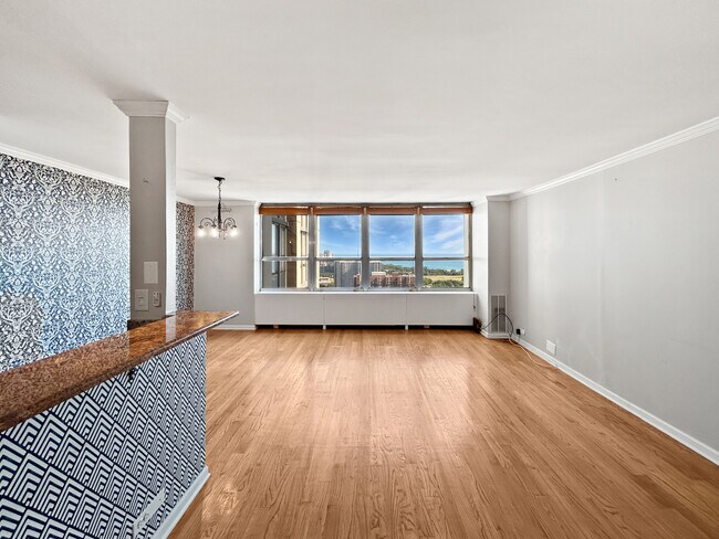 Foto del edificio - 655 W Irving Park Rd