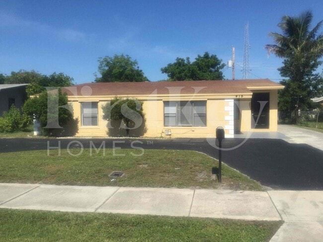 Building Photo - 418 SW 15th Ave