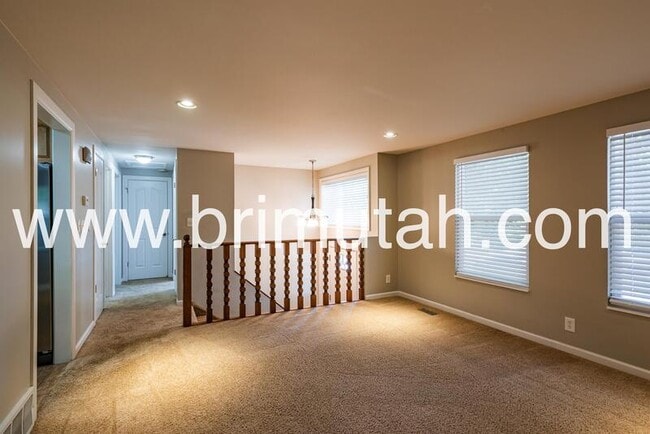 Building Photo - 10337 S 420 E