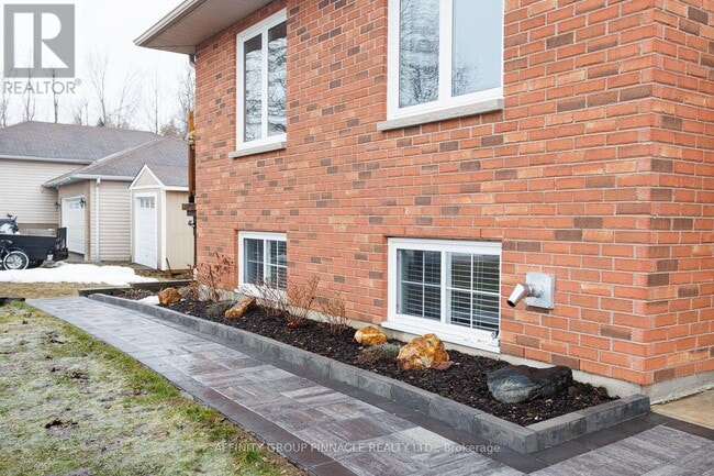 Building Photo - 164 Wispi Shore Rd