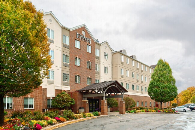 Building Photo - The Flats at Brooks Crossing
