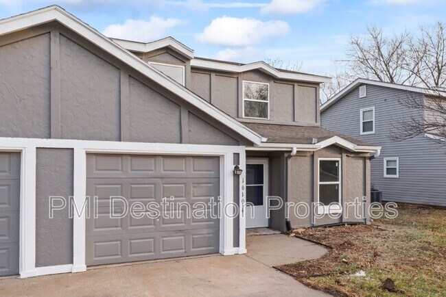 Building Photo - 16104 W 141st Terrace