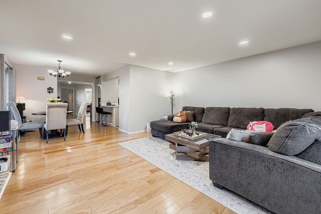 Foto del edificio - 2250 Ridge Dr