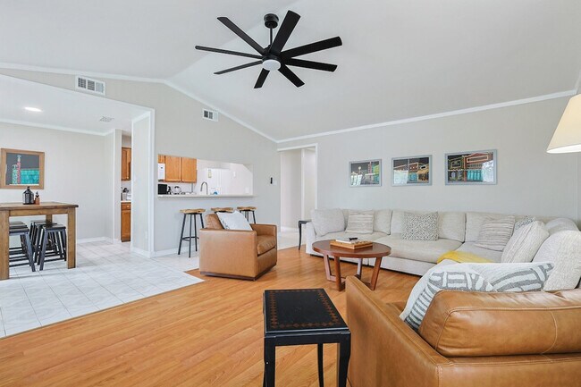 Foto del edificio - 2501 Highdale Dr