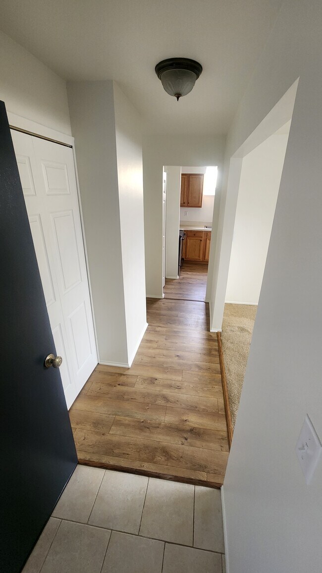 217 Summit Rdg Unit B, White Lake, MI 48386 Apartments in White Lake