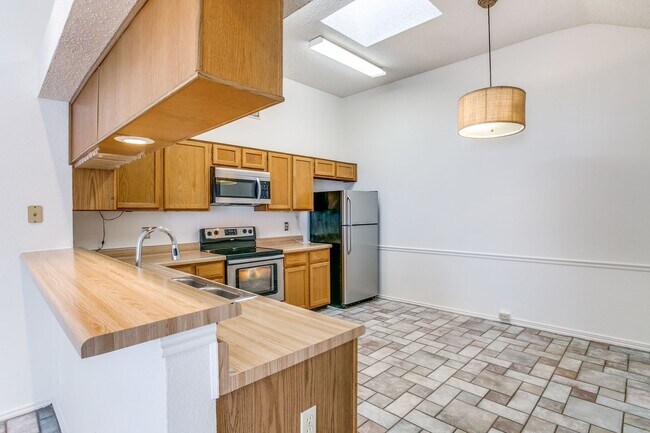 Foto del edificio - 3 Bedroom Duplex in Coppell – Private Back...