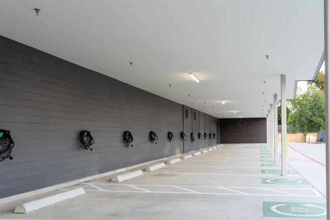 Foto del edificio - 1690 North Loop