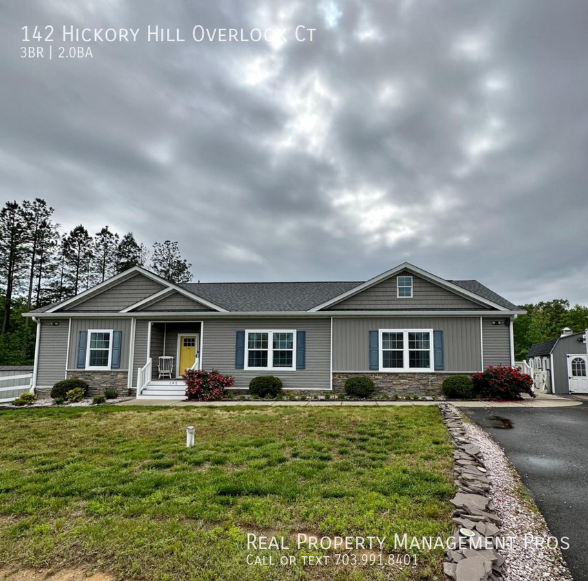 Primary Photo - One Level Solar Powered Home in Fredericks...