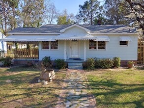 Building Photo - 1713 Lacy St