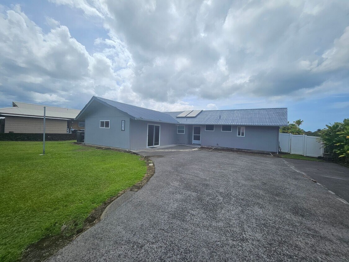 Primary Photo - Beautiful 3 Bedroom Home in Komohana Gardens