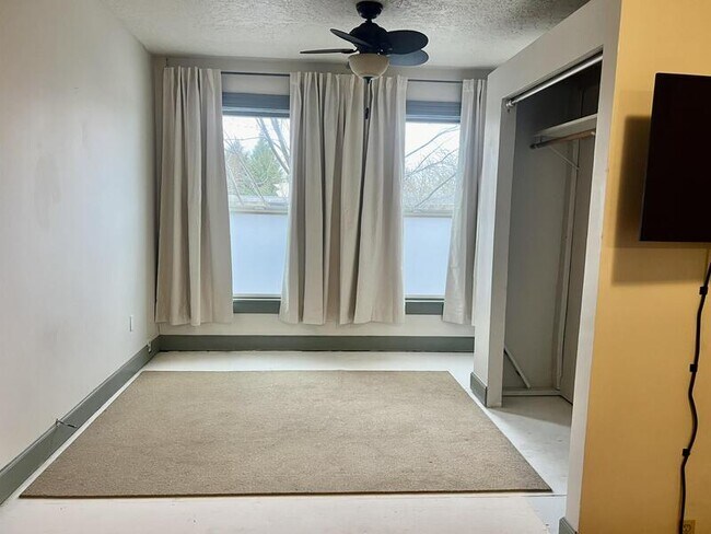 Foto del edificio - 2470 NW Vaughn St