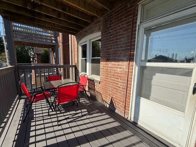 Private Deck - 4950 Loughborough Ave