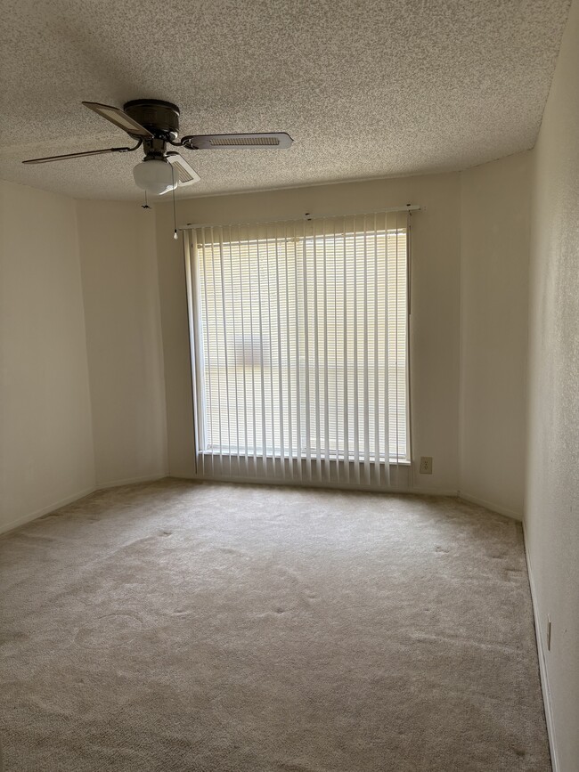 Building Photo - 349 Glenvalley Cir