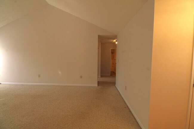 Building Photo - Awesome 3 bedroom home in a great area!