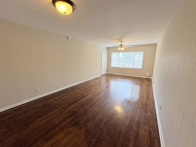 Building Photo - 304 Barbourville Dr