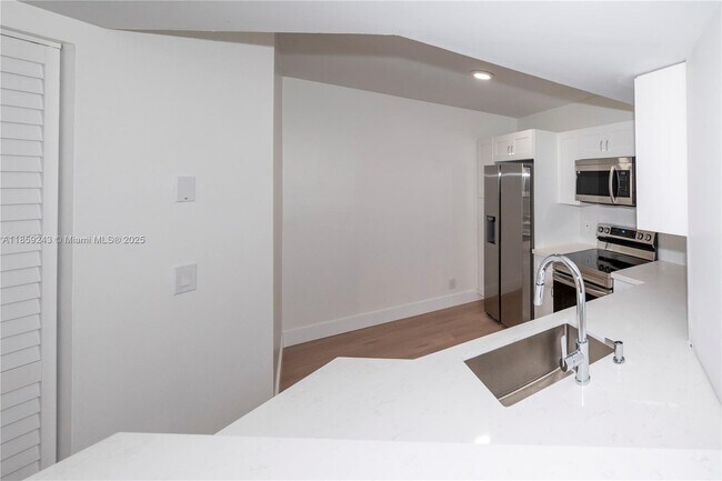 Foto del edificio - 8891 Wiles Rd